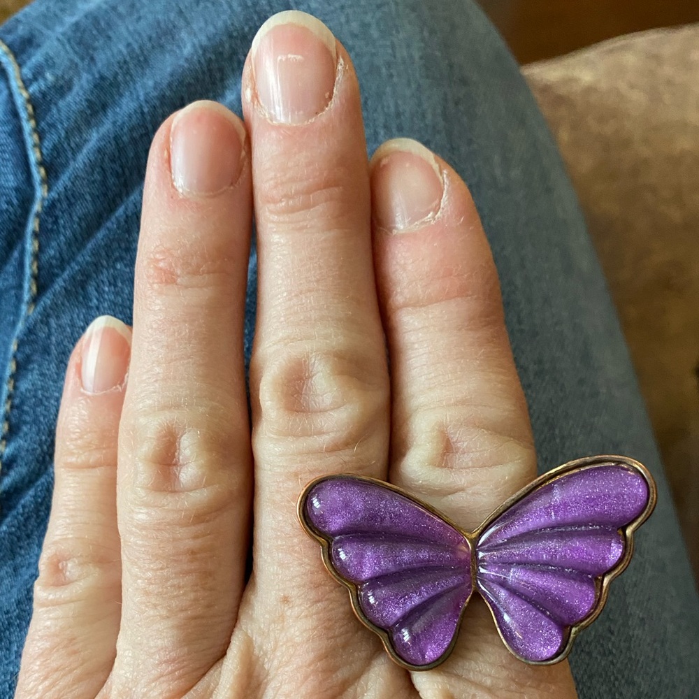 Purple butterfly ring. Fun and flitty accessory for spring! Size 7.5